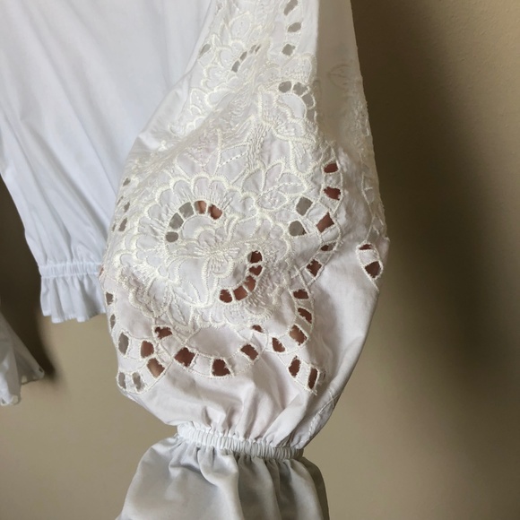 Maeve | Eyelet Sleeve Crop Top - Picture 5 of 8